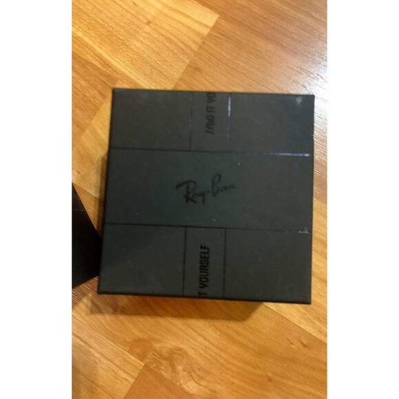 Ray-Ban empty hard box - Picture 3 of 4
